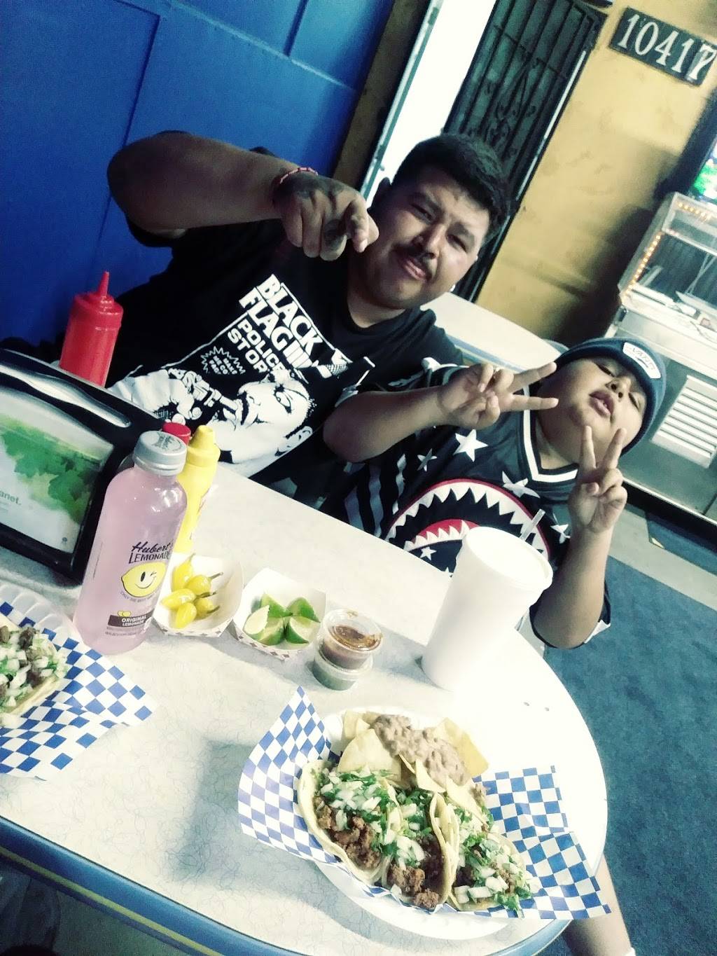 TAQUERIA FARIAS | restaurant | 10417 Prairie Ave, Inglewood, CA 90303, USA | 4243546257 OR +1 424-354-6257