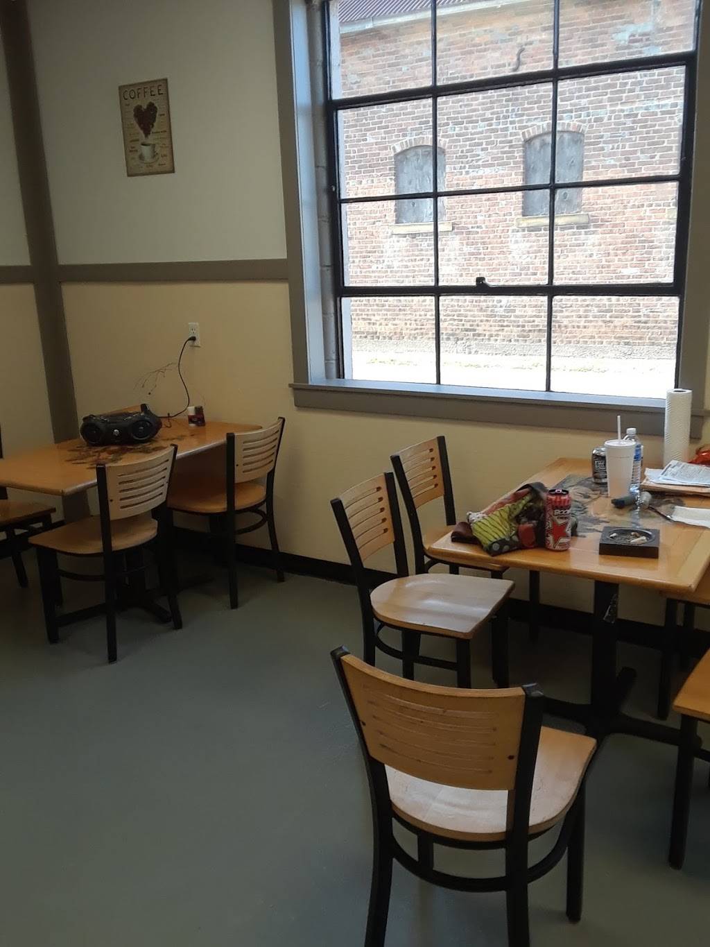 Mona Lisas Restaurant | restaurant | 12 S High St, Mowrystown, OH 45155, USA | 9374423333 OR +1 937-442-3333