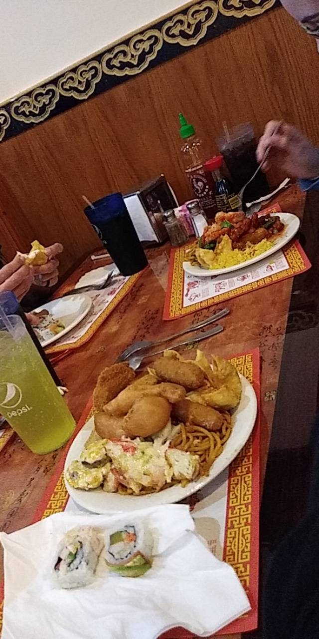 Lins Garden Buffet | restaurant | 108 W State St, Princeton, IN 47670, USA | 8123853251 OR +1 812-385-3251