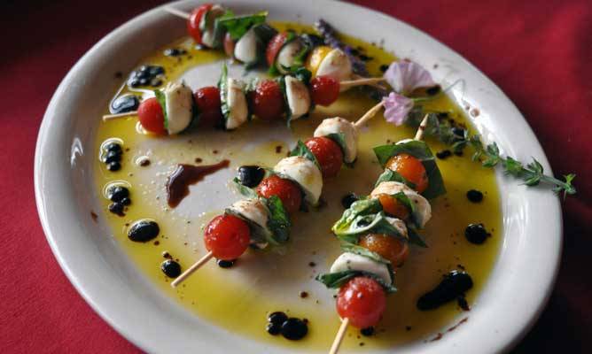 Mazzis | restaurant | 3377 E Amazon Dr, Eugene, OR 97405, USA | 5416872252 OR +1 541-687-2252