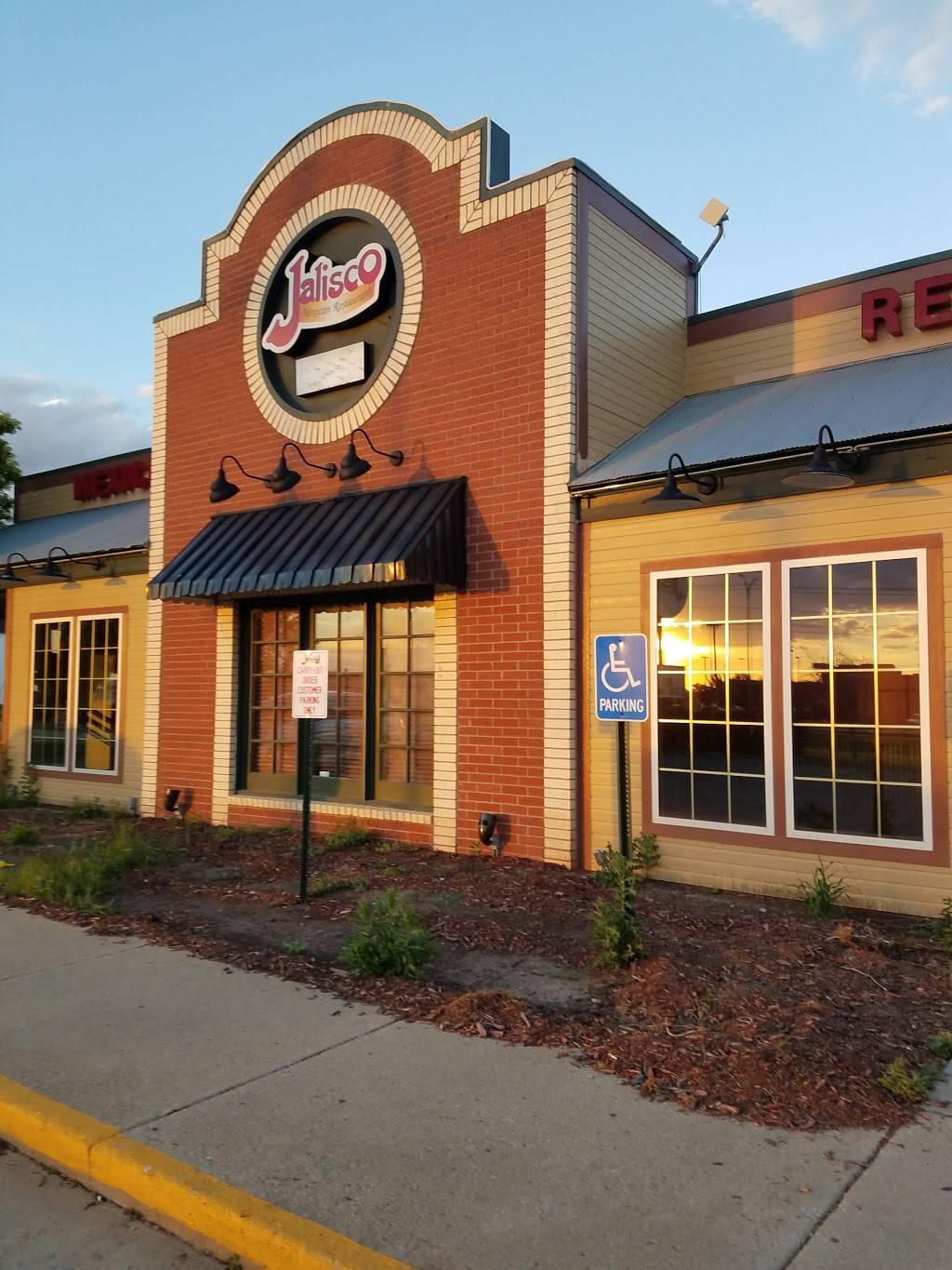 Jalisco Mexican Restaurant | restaurant | 2601 Market Pl, Salina, KS 67401, USA | 7858332388 OR +1 785-833-2388