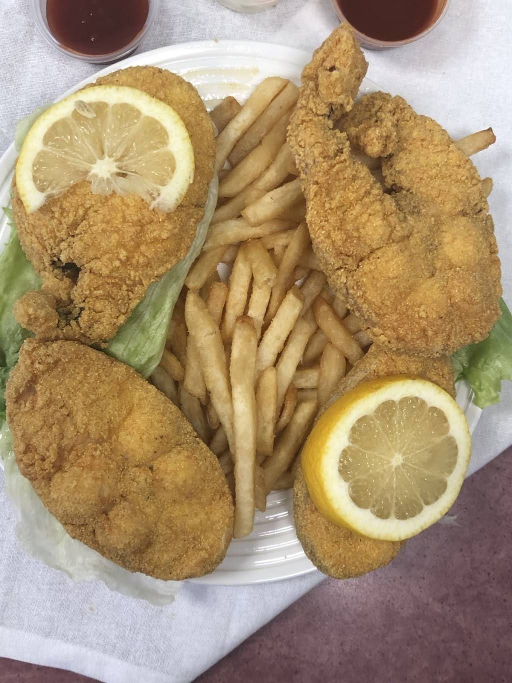 Papas Philly and Fish | restaurant | 321 E Glenwood Lansing Rd, Glenwood, IL 60425, USA | 7082486004 OR +1 708-248-6004