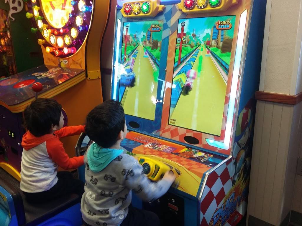 Chuck E. Cheeses | restaurant | 2375 W Florida Ave, Hemet, CA 92545, USA | 9519252444 OR +1 951-925-2444