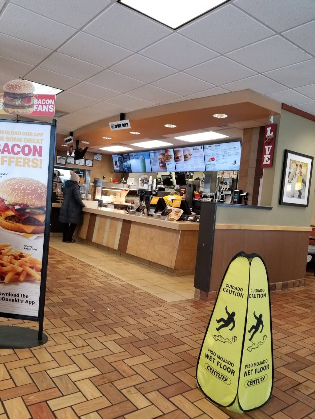 McDonalds | cafe | 249 S Mountain Blvd, Mountain Top, PA 18707, USA | 5704749412 OR +1 570-474-9412