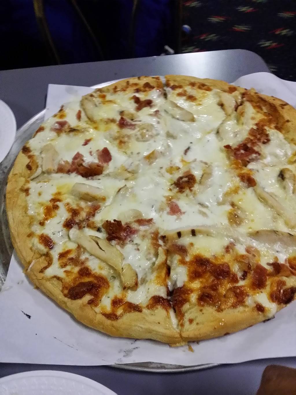 Strikers | restaurant | 2617 Mahoning Ave, Youngstown, OH 44509, USA | 3307927675 OR +1 330-792-7675