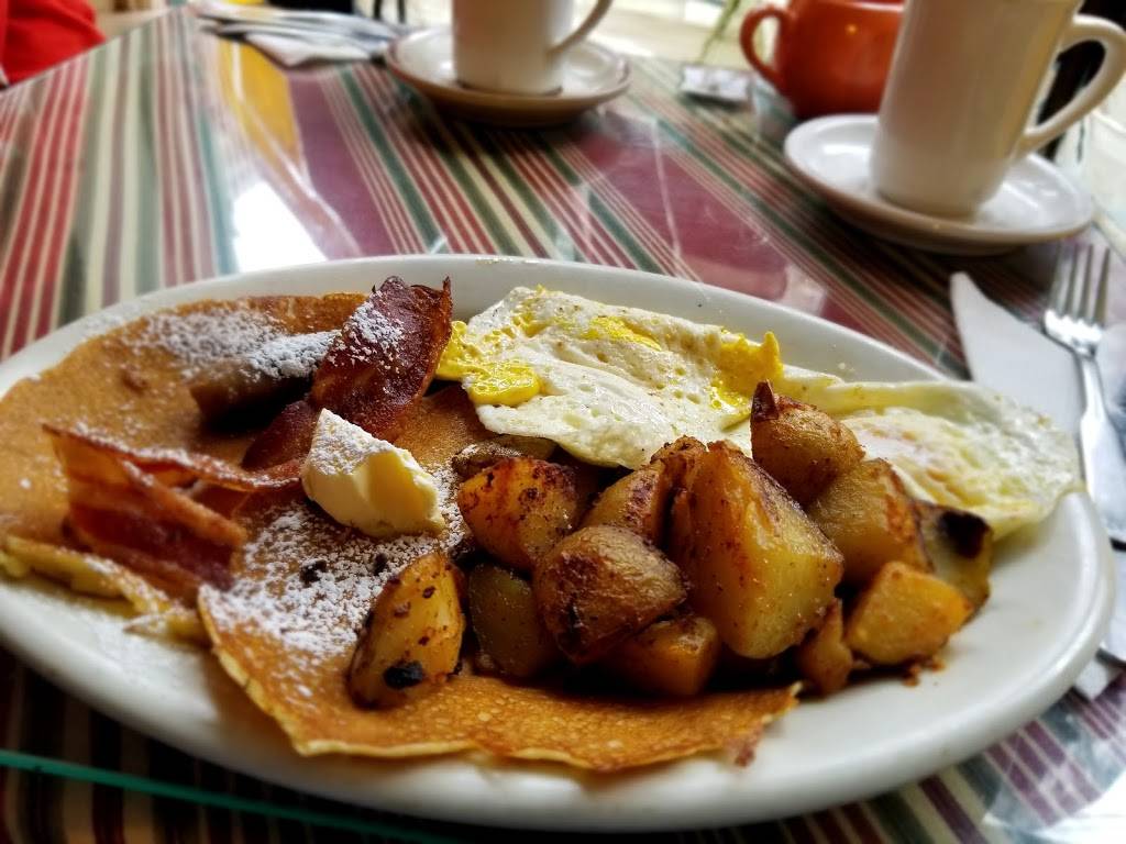 Pumpernickels | restaurant | 23 Center St, Fairhaven, MA 02719, USA | 5089902026 OR +1 508-990-2026