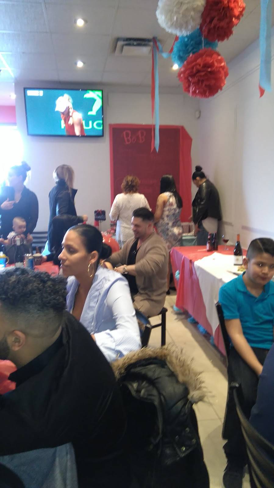 Bob le roi du sous marin | restaurant | 2050 Boulevard René-Laennec, Laval, QC H7M 4J8, Canada | 4506293843 OR +1 450-629-3843