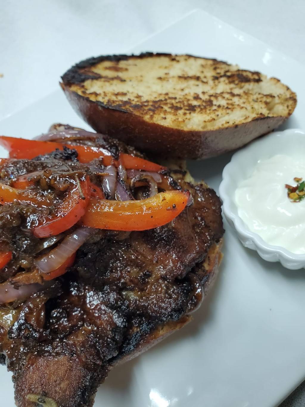 Huskeys Kitchen | restaurant | 1900 2nd Ave, Decatur, GA 30032, USA | 4044219452 OR +1 404-421-9452