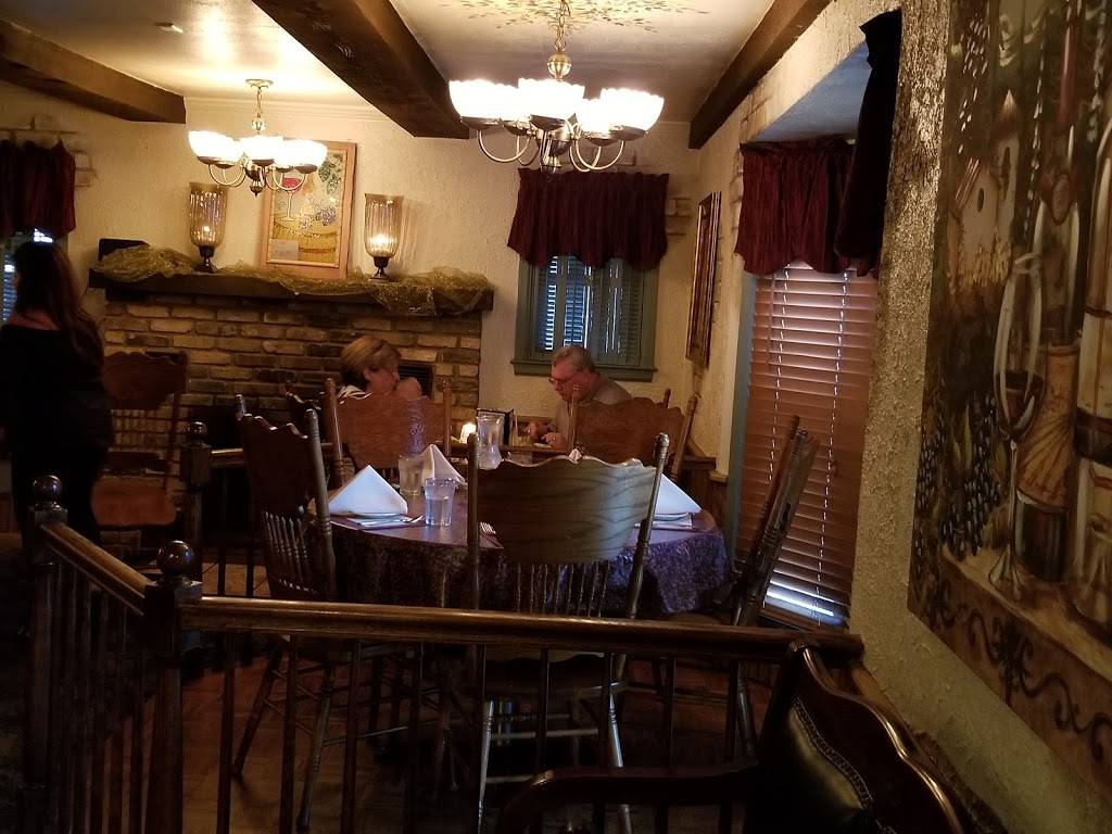 Diamond Jims Steakhouse | restaurant | 11811 Janesville Rd, Hales Corners, WI 53130, USA | 4144257777 OR +1 414-425-7777