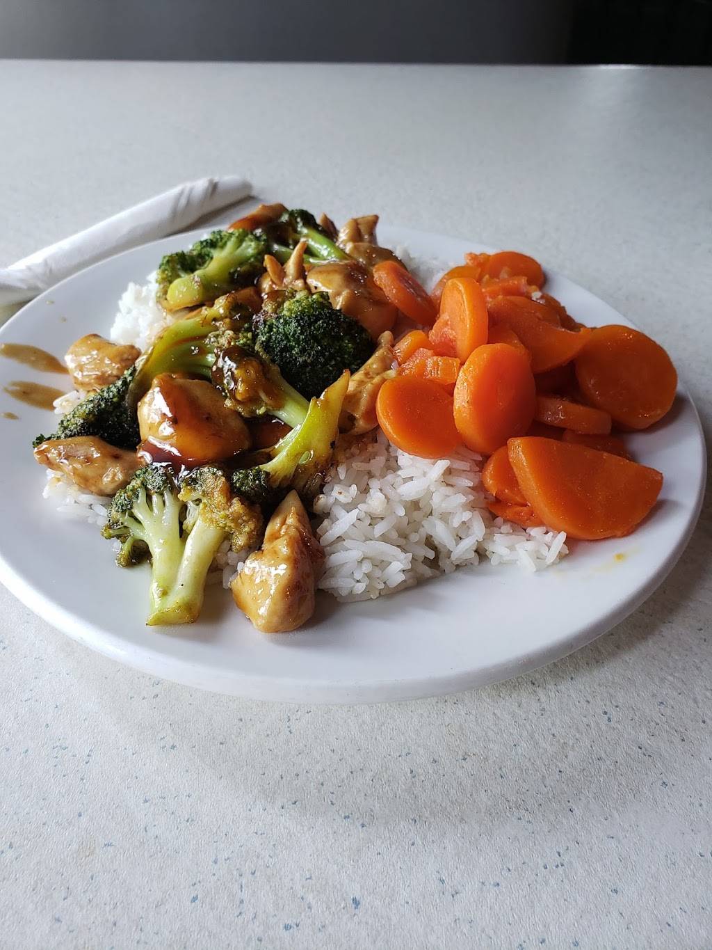 Ishi | restaurant | 8129, 8205 University City Blvd, Charlotte, NC 28213, USA | 7049219219 OR +1 704-921-9219