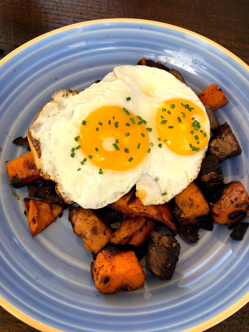 Town Bar and Grill MV | restaurant | 227 Upper Main St, Edgartown, MA 02539, USA | 7743108696 OR +1 774-310-8696