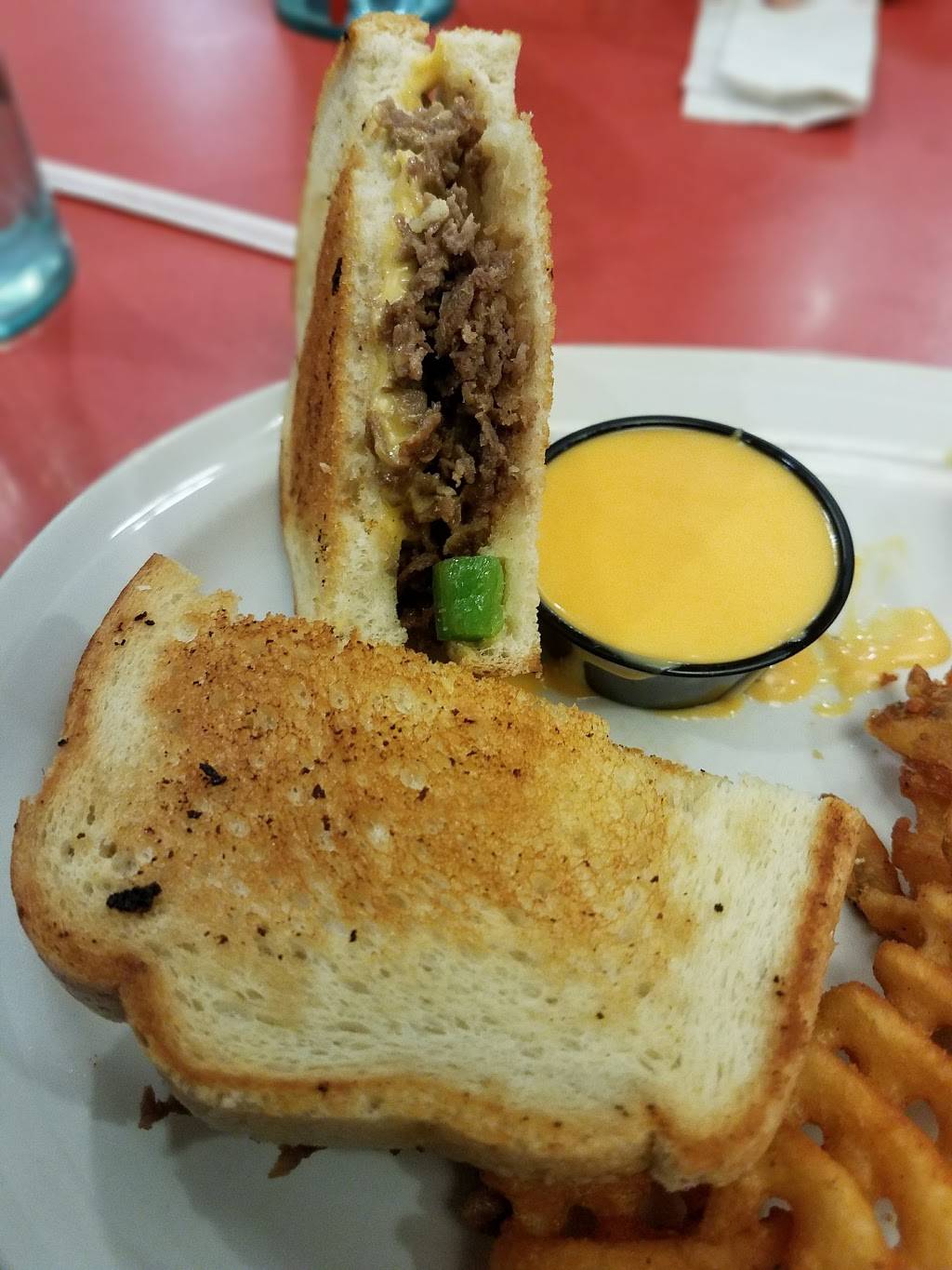 Friendlys | restaurant | 1021 Main St, South Weymouth, MA 02190, USA | 7813378877 OR +1 781-337-8877