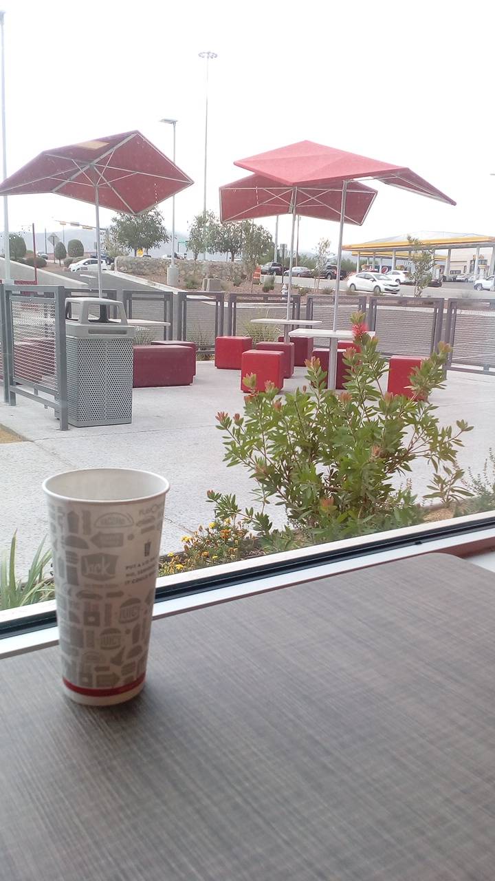 Jack in the Box | restaurant | 7911-A Artcraft Rd A, El Paso, TX 79932, USA | 9155814500 OR +1 915-581-4500