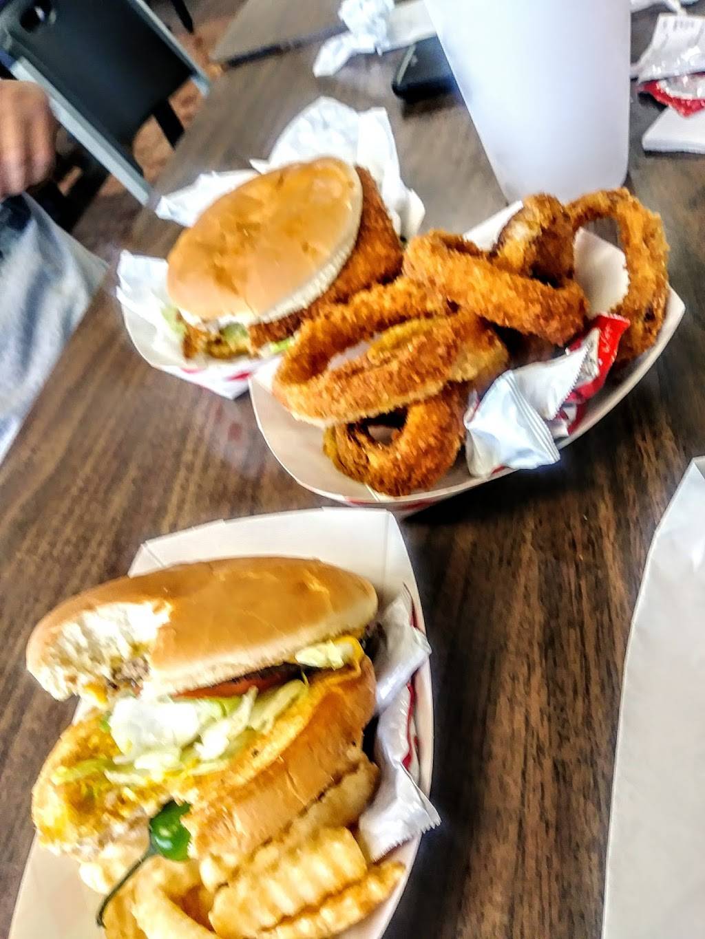 Gyros Drive Inn | restaurant | 444 W Mitchell St, San Antonio, TX 78204, USA | 2105348381 OR +1 210-534-8381