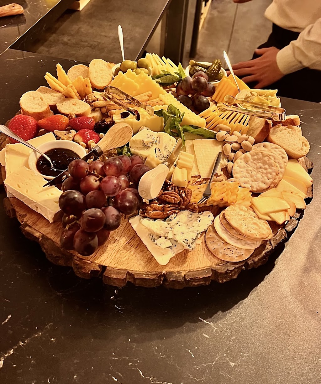 The Boardroom | restaurant | 808 Wiggins Pass Rd, Naples, FL 34110, USA | 2393087180 OR +1 239-308-7180