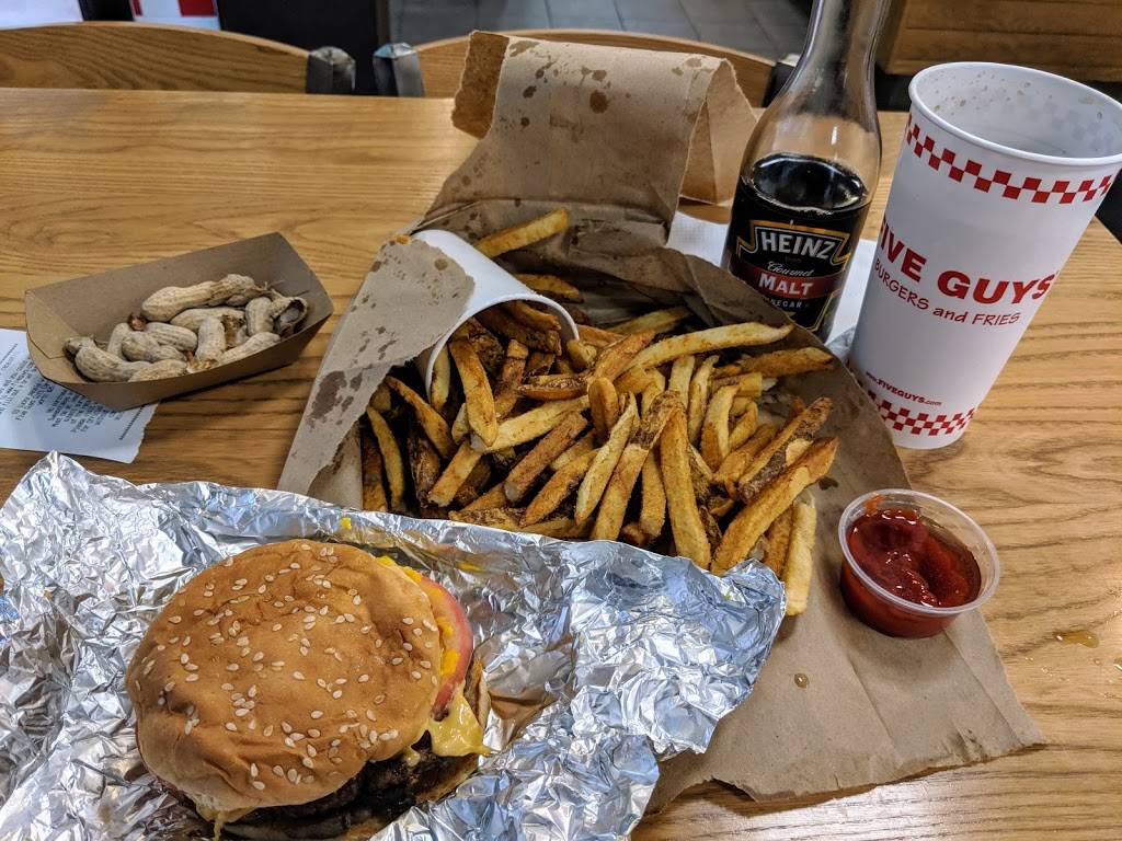 Five Guys | meal takeaway | VILLAGE, 3107 Daniels Rd, Winter Garden, FL 34787, USA | 4079059811 OR +1 407-905-9811