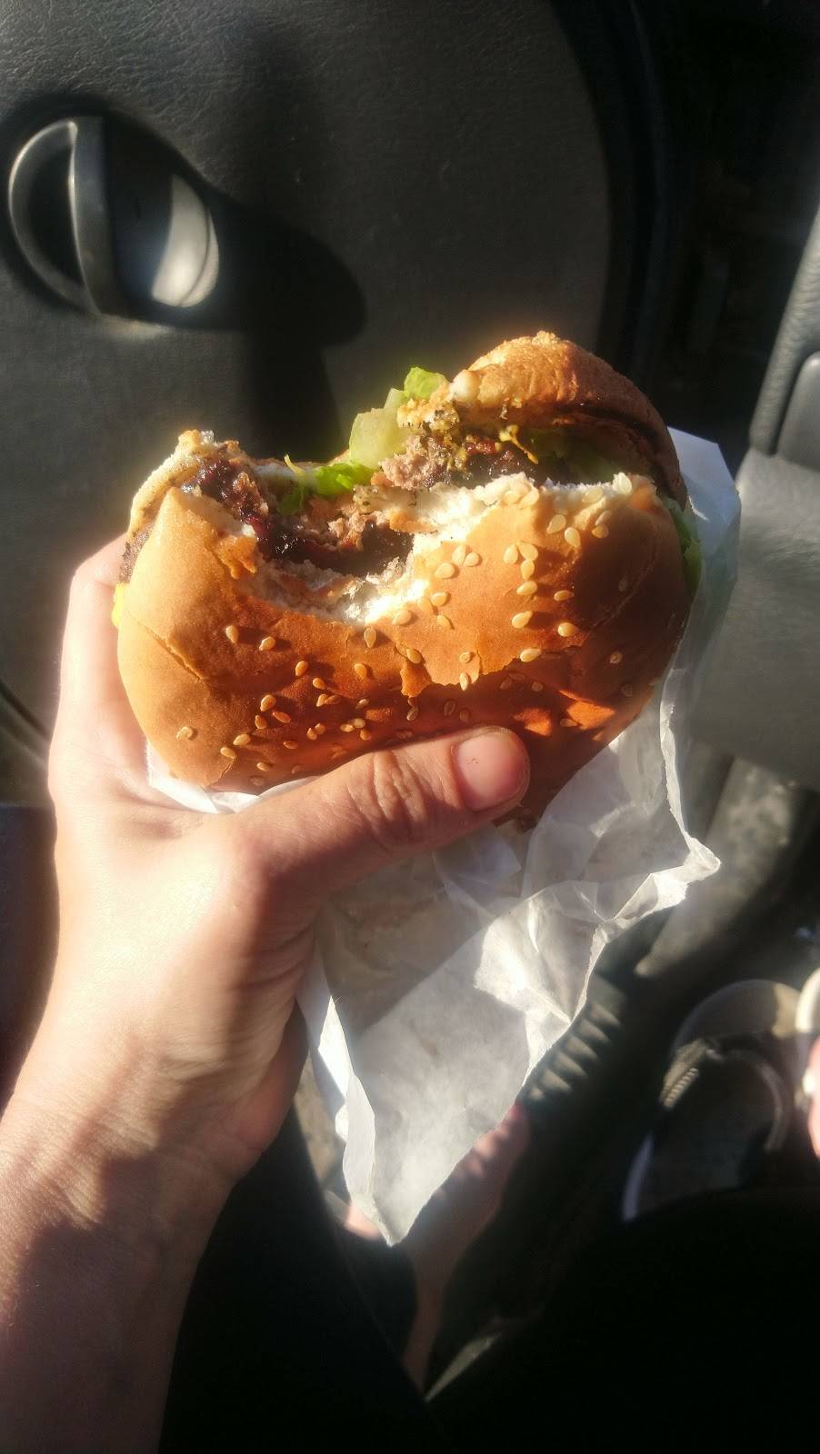 Gators Fries | restaurant | 192 College St E, Belleville, ON K8N 2V7, Canada | 6139221488 OR +1 613-922-1488