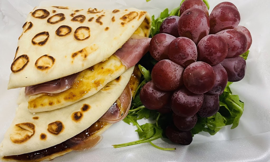 La Baracca | restaurant | 304 S Pershing St, Truth or Consequences, NM 87901, USA | 5753007018 OR +1 575-300-7018