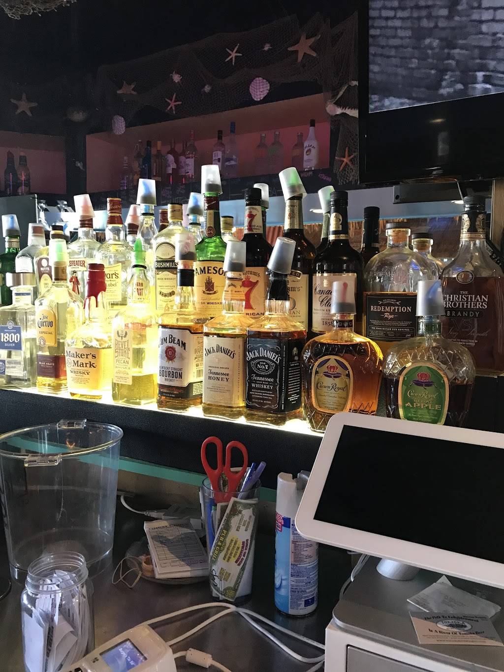 Burgey’s Tiki Hut | restaurant | 1010 Main St, Daytona Beach, FL 32118, USA | 3868725657 OR +1 386-872-5657