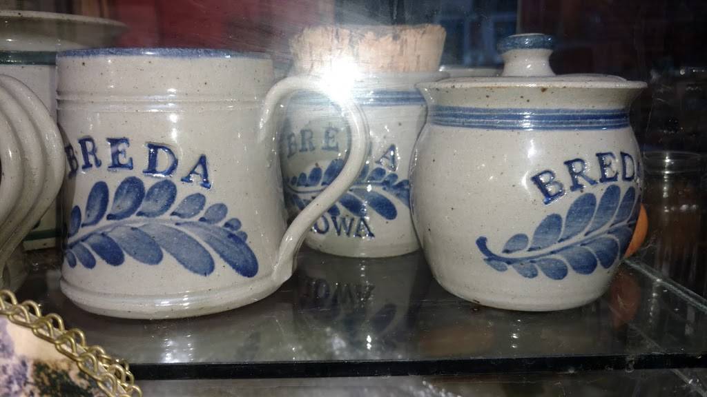 Victorias Treasures & Kays Korner | restaurant | 201 E Main St, Breda, IA 51436, USA | 7126734695 OR +1 712-673-4695