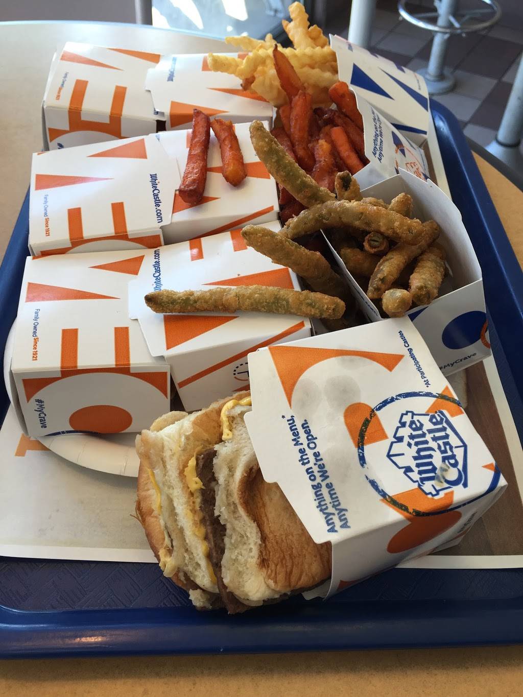 White Castle | restaurant | 6840 Logan Dr, Evansville, IN 47715, USA | 8124749901 OR +1 812-474-9901