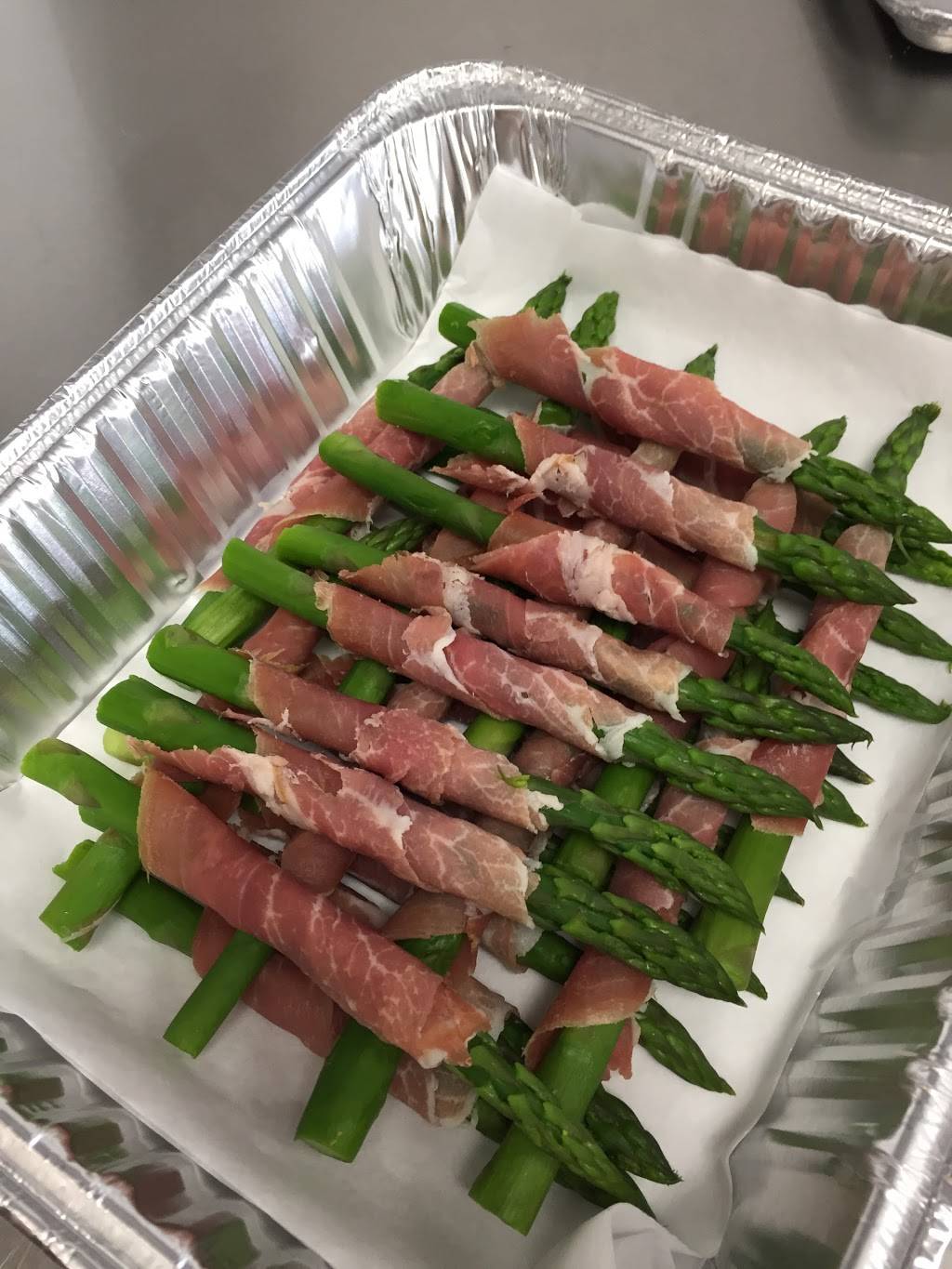 Guichos Eatery | restaurant | 901 Linden Ave, Carpinteria, CA 93013, USA | 8053341008 OR +1 805-334-1008