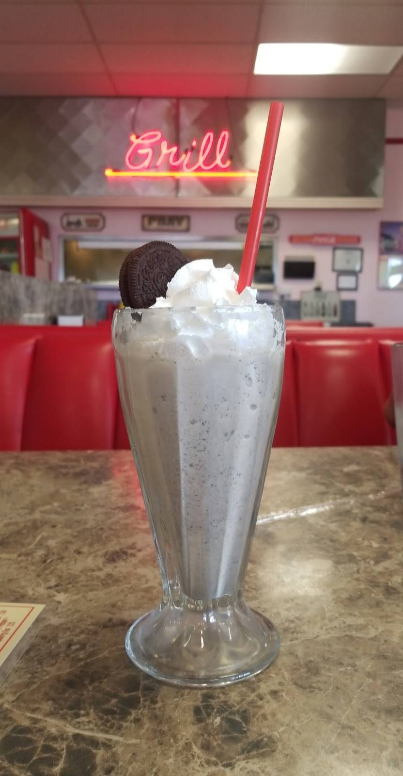 AJs Diner | restaurant | 7102 N Mesa St, El Paso, TX 79912, USA | 9155842514 OR +1 915-584-2514