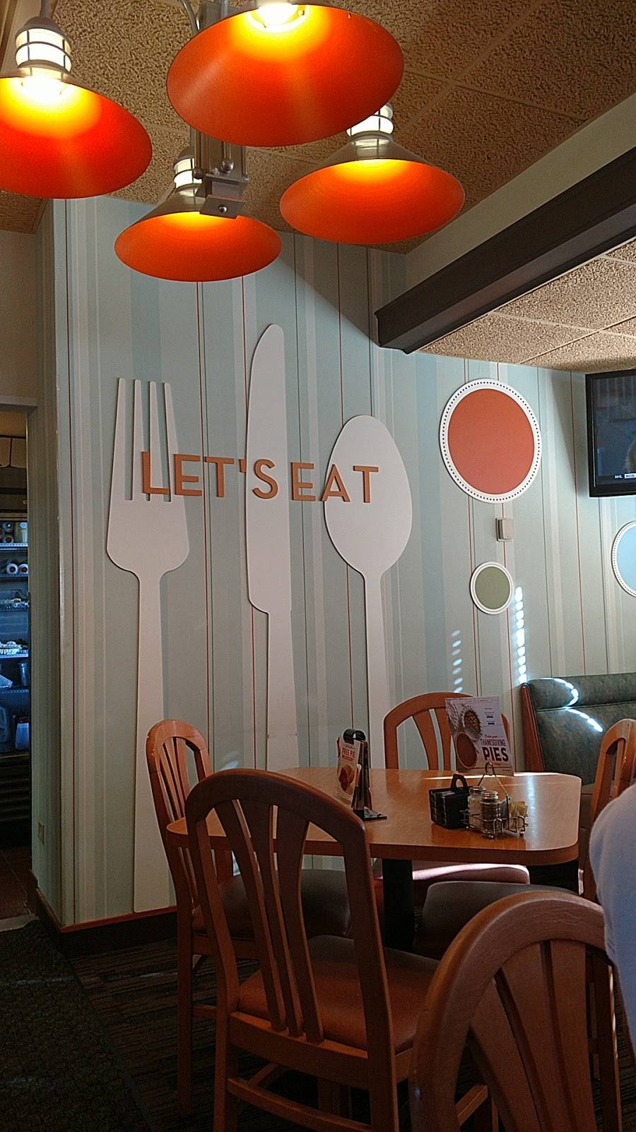 Village Inn | bakery | 24102 E Prospect Ave, Aurora, CO 80016, USA | 3036804900 OR +1 303-680-4900