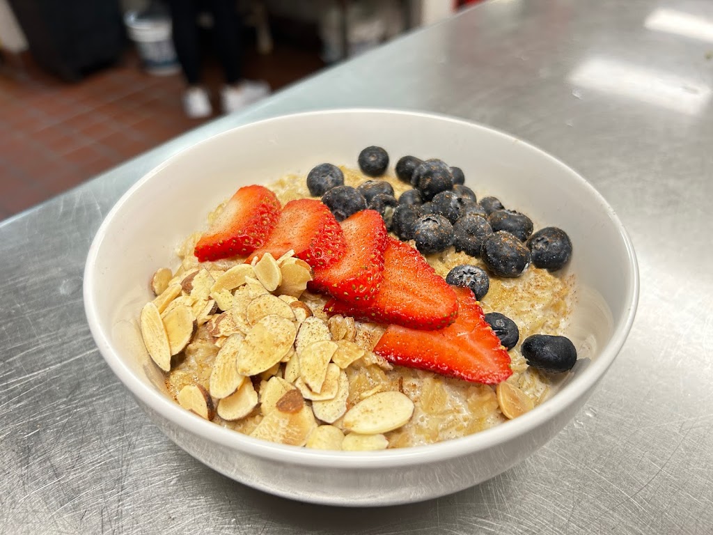 Celinas Diner | restaurant | 515 S High School Ave, Columbia, MS 39429, USA | 6016335098 OR +1 601-633-5098