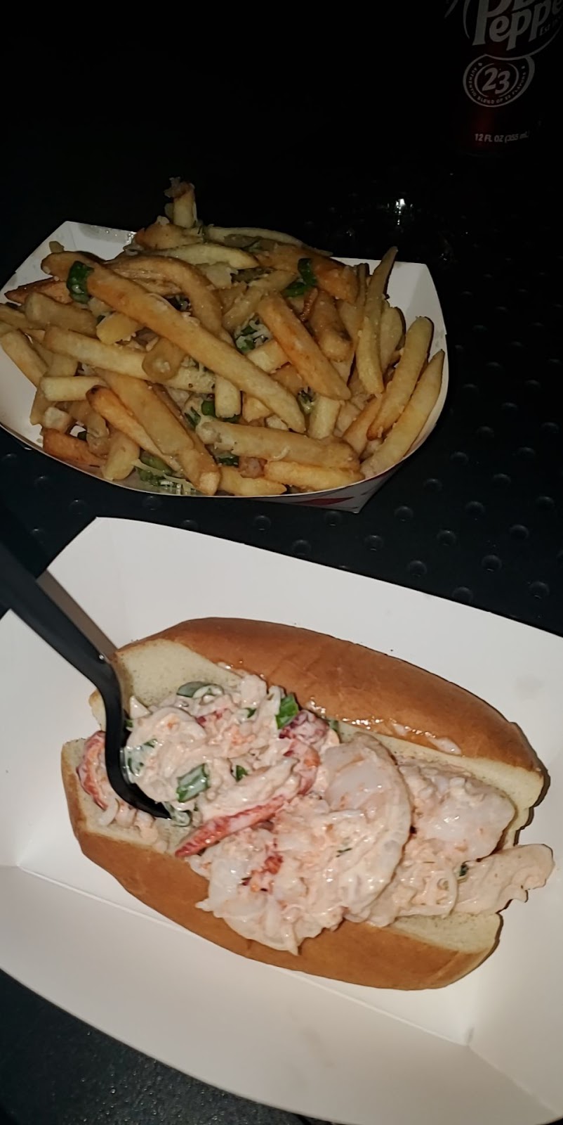 Curb Food Truck | restaurant | 1221 Broadway, San Antonio, TX 78215, USA | 2109025066 OR +1 210-902-5066