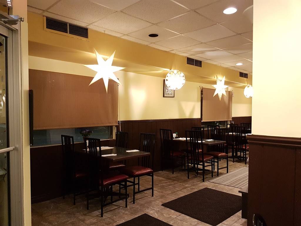 Sushi Jade | restaurant | 992 University Ave W, Windsor, ON N9A 5S2, Canada | 5199920216 OR +1 519-992-0216