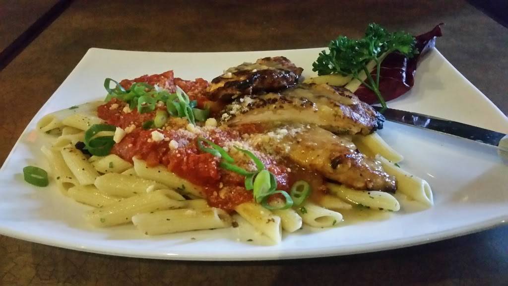 Salty Dog Bar & Grill | restaurant | 1980 Queen St E, Toronto, ON M4L 1H8, Canada | 4168495064 OR +1 416-849-5064