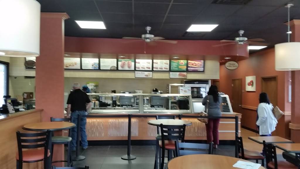 Subway | meal takeaway | 750 Madison Ave Suite #103, Memphis, TN 38103, USA | 9013056061 OR +1 901-305-6061