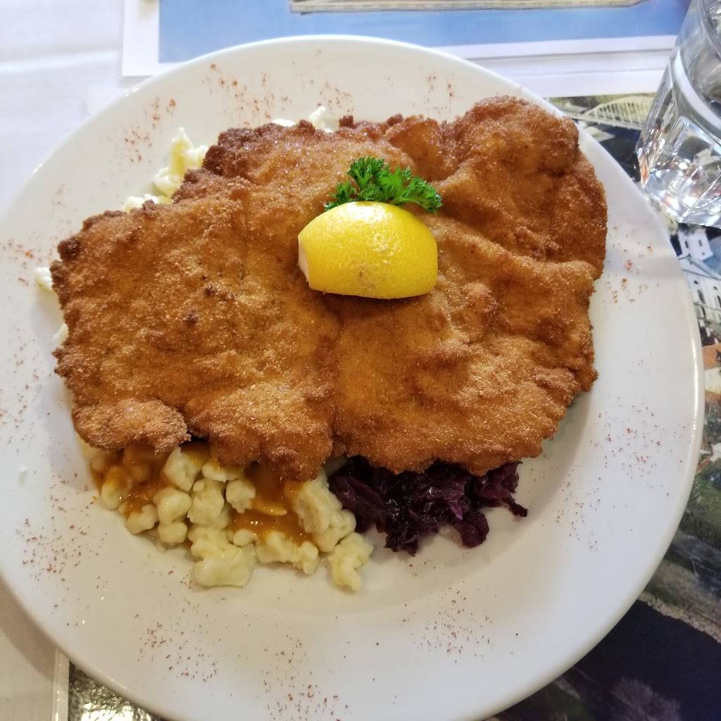 Budapest Restaurant | restaurant | 1959 Gerrard St E, Toronto, ON M4E 2A9, Canada | 6473475047 OR +1 647-347-5047