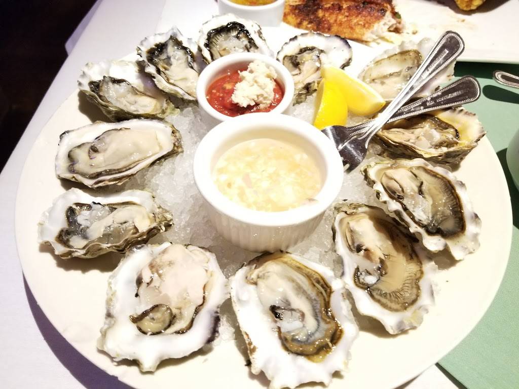 Flahertys Seafood Grill and Oyster Bar | restaurant | 6th Ave , Between Dolores & San Carlos, Carmel-By-The-Sea, CA 93921, USA | 8316251500 OR +1 831-625-1500