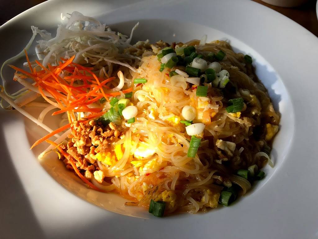 Thai Chef | restaurant | 4133 18th St, San Francisco, CA 94114, USA | 4155512433 OR +1 415-551-2433