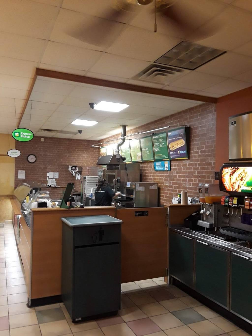 Subway | restaurant | 3842 Harlem Rd, Cheektowaga, NY 14215, USA | 7164469520 OR +1 716-446-9520