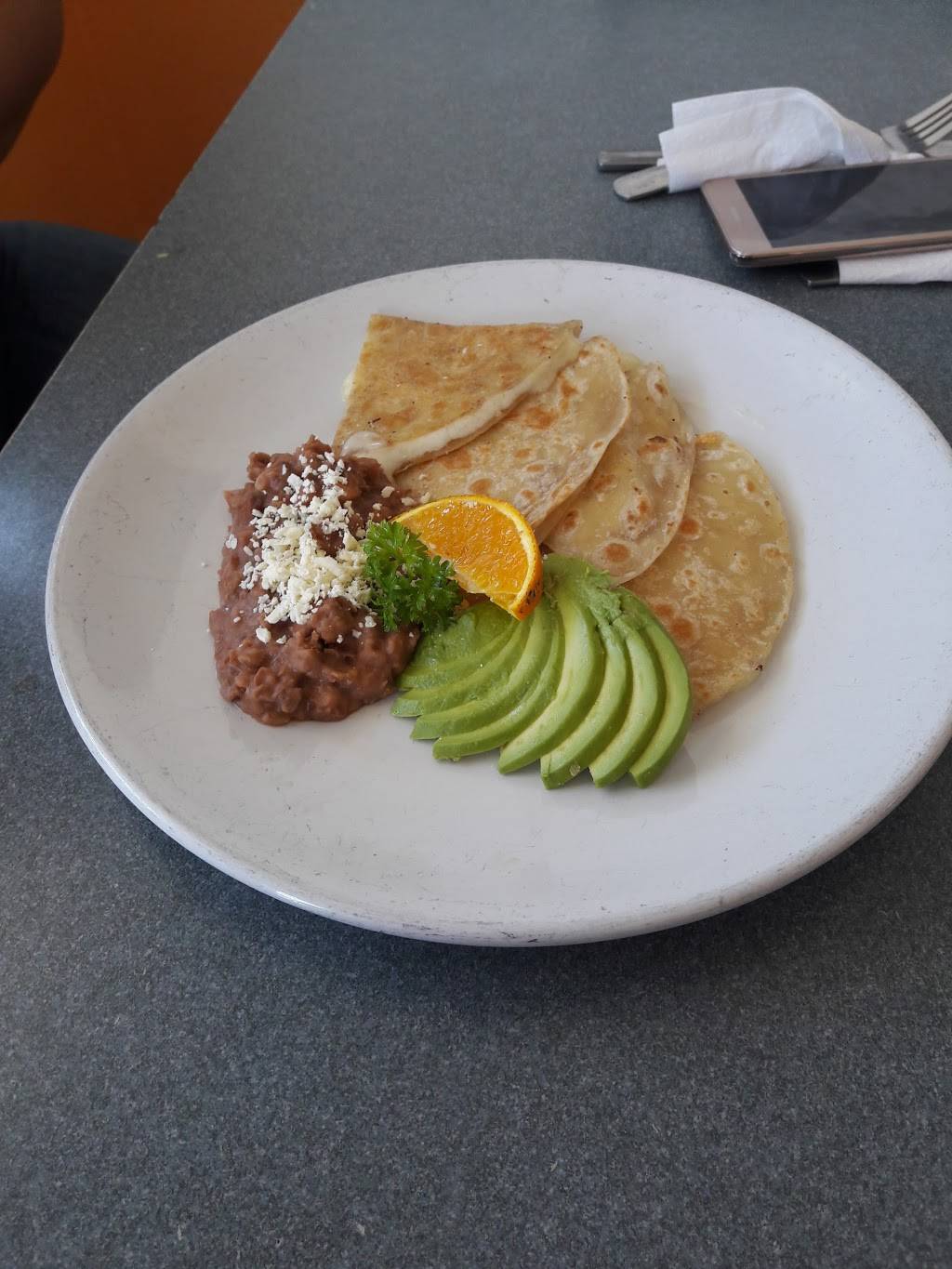 Restaurante La Migra | restaurant | Ensenada - Lázaro Cárdenas 650, El Maneadero, 22790 Maneadero, B.C., Mexico | 016462379497 OR +52 646 237 9497