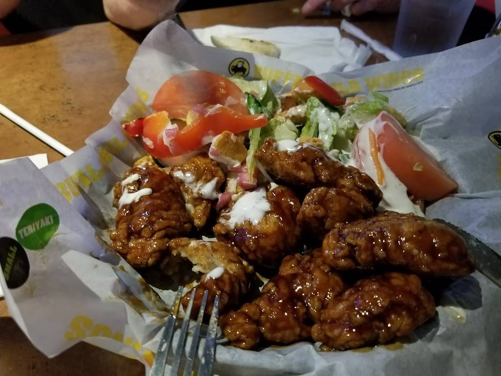 Buffalo Wild Wings | restaurant | 1715 S Memorial Dr, New Castle, IN 47362, USA | 7653882800 OR +1 765-388-2800