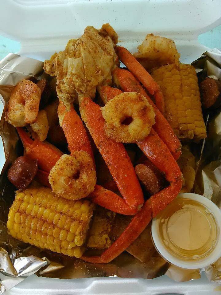 Inside The 4 Way Seafood & Soul-food Restaurant | restaurant | 2212 Magnolia St, Orangeburg, SC 29115, USA | 8035706283 OR +1 803-570-6283