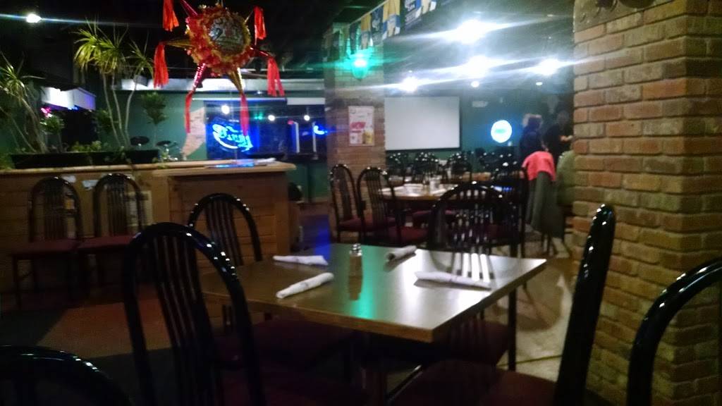 Casa Santiago | restaurant | 227 Heustis St, Yorkville, IL 60560, USA | 6303852046 OR +1 630-385-2046