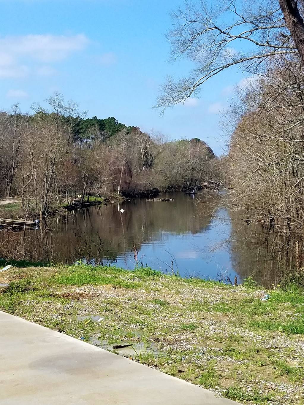 Hole N Da Wall Seafood | restaurant | 18651 LA-16, Port Vincent, LA 70726, USA | 2256986520 OR +1 225-698-6520