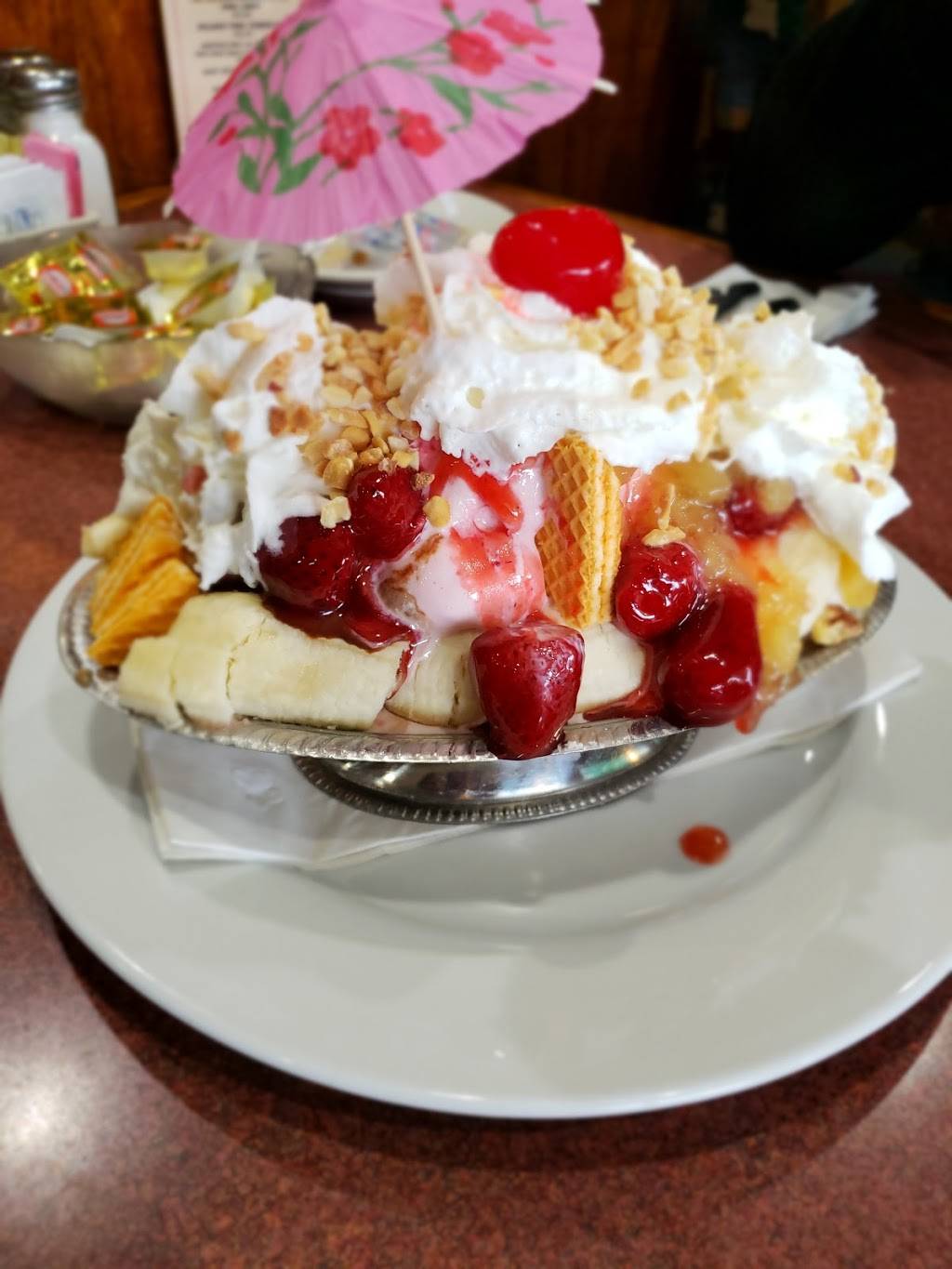 Buffalo Restaurant & Ice Cream Parlor | restaurant | 1180 W Lake Cook Rd, Buffalo Grove, IL 60089, USA | 8478081120 OR +1 847-808-1120