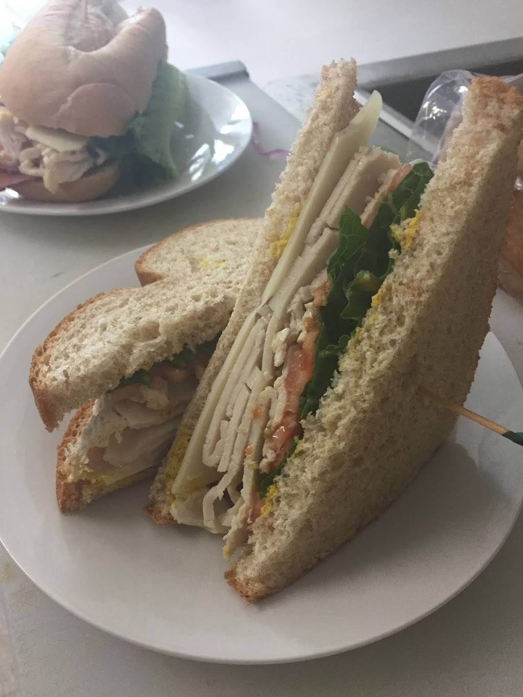 Twombly’s Market | restaurant | 4057, 649 E Conway Rd, Center Conway, NH 03813, USA | 6033567007 OR +1 603-356-7007