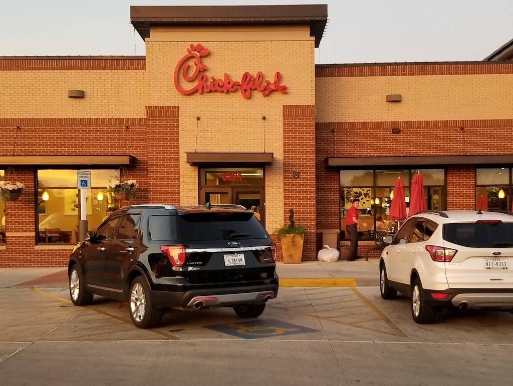 Chick-fil-A | restaurant | 8221 Marbach Rd, San Antonio, TX 78227, USA | 2106732777 OR +1 210-673-2777