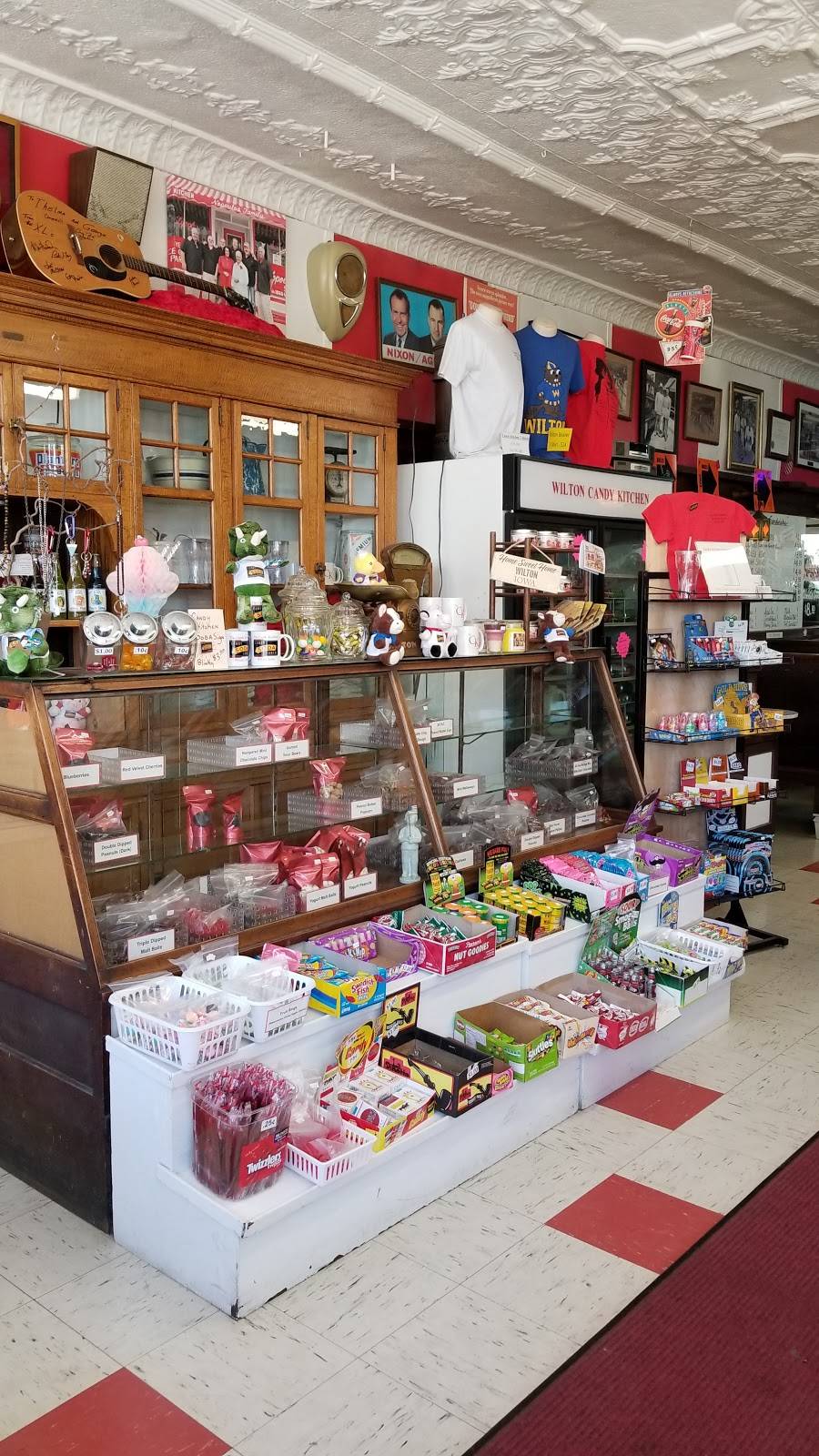 Wilton Candy Kitchen | restaurant | 310 Cedar St, Wilton, IA 52778, USA | 5637322278 OR +1 563-732-2278