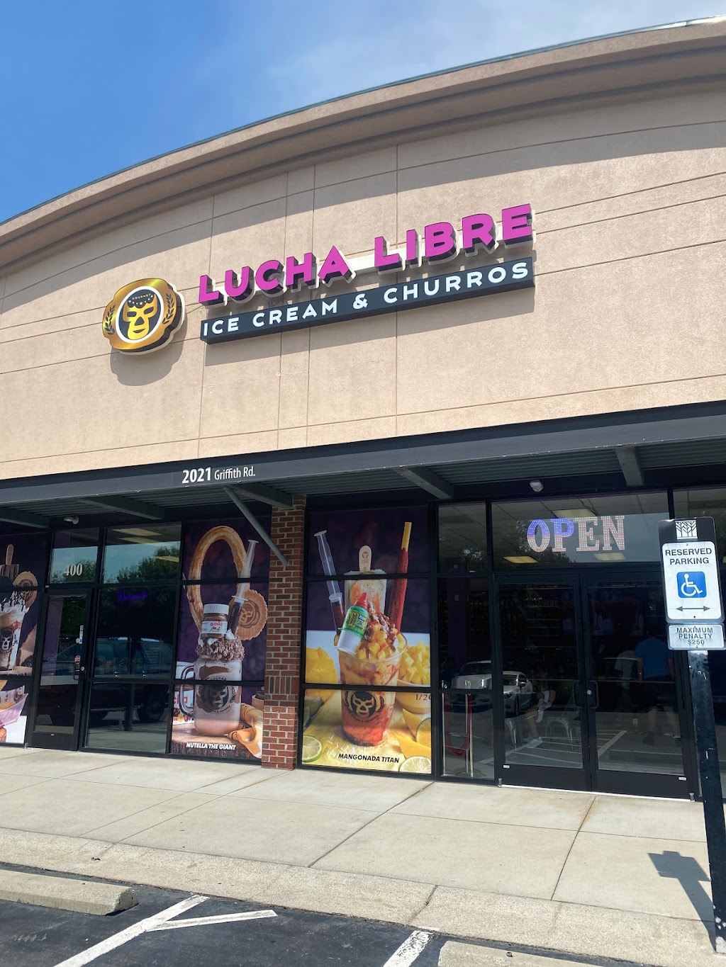 Lucha Libre Ice Cream & Churros | restaurant | 2021 Griffith Rd, Winston-Salem, NC 27103, USA | 3368937428 OR +1 336-893-7428