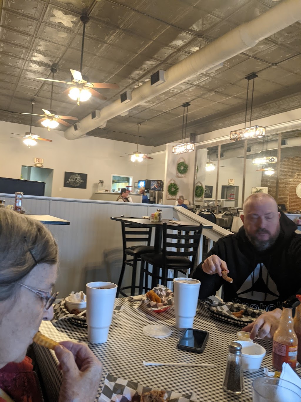 Mary Adas | restaurant | 305 E Main St, Portageville, MO 63873, USA | 5733792090 OR +1 573-379-2090