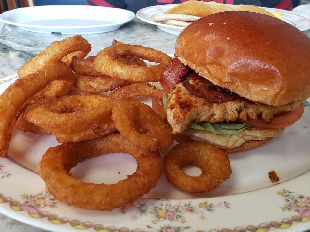 3ds Coney Family Restaurant | restaurant | 2548 Elizabeth Lake Rd, Waterford Twp, MI 48328, USA | 2488096996 OR +1 248-809-6996