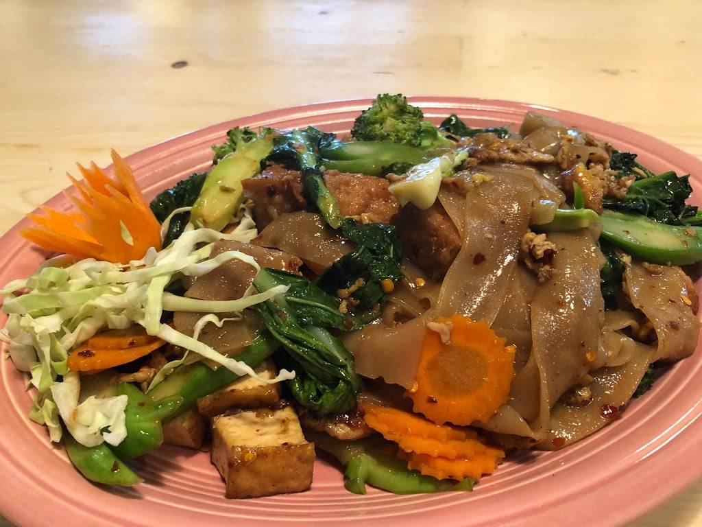 La Moon Thai Eatery | restaurant | 6366 El Cajon Blvd, San Diego, CA 92115, USA | 6195469990 OR +1 619-546-9990